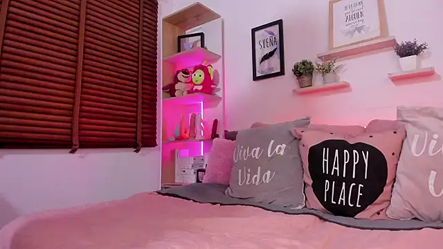 Nata Villalobos online show from 03.13.26