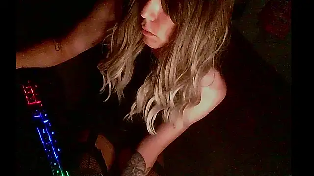 Snapshot of crystalxh chatting on 10.07.25 crystalxh online show from 10.07.25