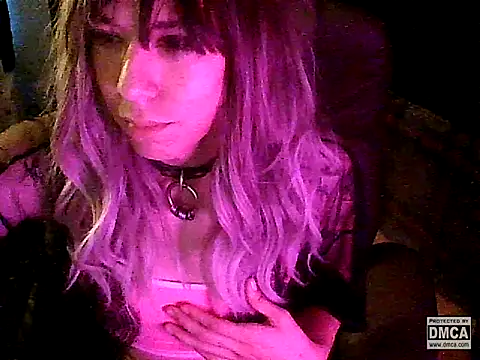 Snapshot of crystalxh chatting on 10.28.25 crystalxh online show from 10.28.25