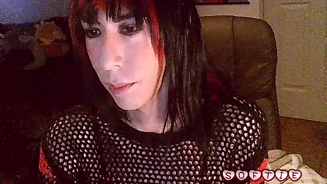 Snapshot of crystalxh chatting on 11.05.25 crystalxh online show from 11.05.25