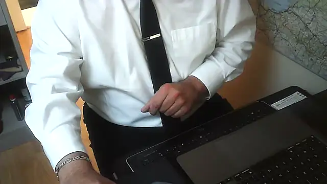 Snapshot of DUDURA@xh chatting on 12.04.24 DUDURAxh online show from 12.04.24