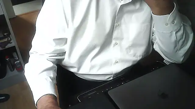 Snapshot of DUDURA@xh chatting on 12.06.24 DUDURAxh online show from 12.06.24