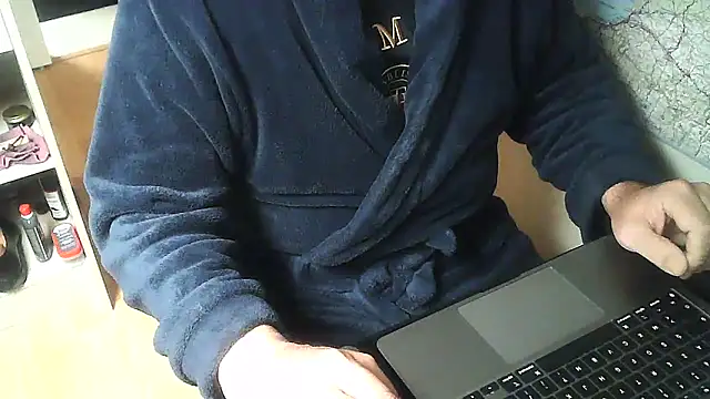 Snapshot of DUDURA@xh chatting on 12.30.24 DUDURAxh online show from 12.30.24