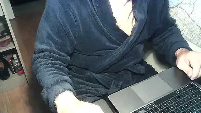 Snapshot of DUDURA@xh chatting on 01.06.25 DUDURAxh online show from 01.06.25