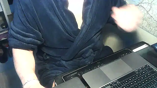 Snapshot of DUDURA@xh chatting on 01.08.25 DUDURAxh online show from 01.08.25