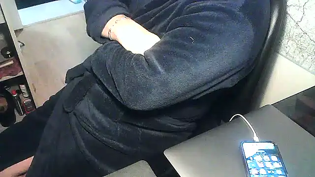 Snapshot of DUDURA@xh chatting on 01.08.25 DUDURAxh online show from 01.08.25