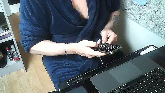 Snapshot of DUDURA@xh chatting on 01.13.25 DUDURAxh online show from 01.13.25