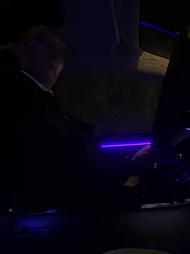 Snapshot of DUDURA@xh chatting on 01.22.25 DUDURAxh online show from 01.22.25