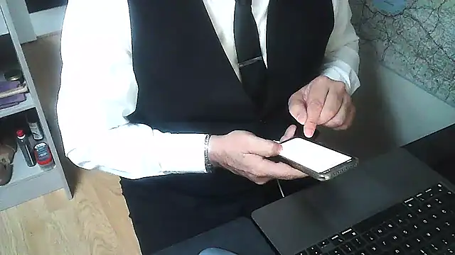 Snapshot of DUDURA@xh chatting on 01.22.25 DUDURAxh online show from 01.22.25