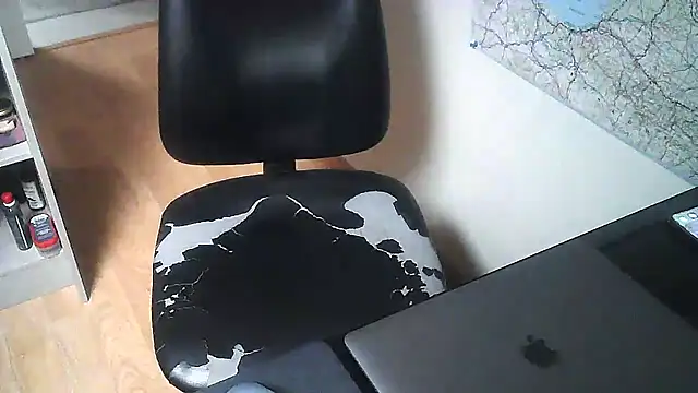 Snapshot of DUDURA@xh chatting on 02.10.25 DUDURAxh online show from 02.10.25