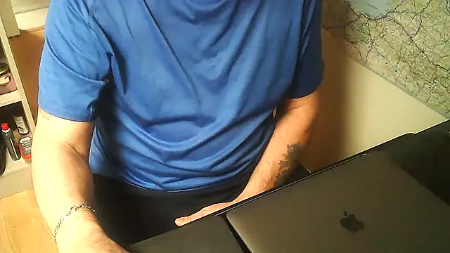 Snapshot of DUDURA@xh chatting on 02.11.25 DUDURAxh online show from 02.11.25