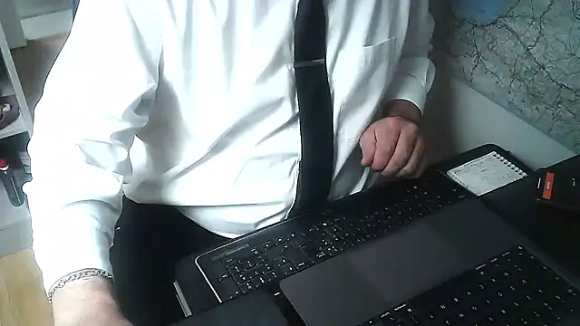 Snapshot of DUDURA@xh chatting on 02.24.25 DUDURAxh online show from 02.24.25