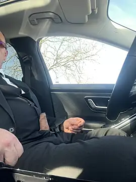 Snapshot of DUDURA@xh chatting on 03.04.25 DUDURAxh online show from 03.04.25