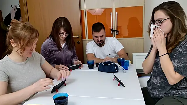 Tinas5 online show from 11.28.25