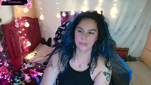 Snapshot of elektra_32 chatting on 12.21.24 elektra 32 online show from 12.21.24