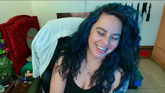 Snapshot of elektra_32 chatting on 02.17.25 elektra 32 online show from 02.17.25