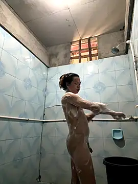 Snapshot of Kiana_Lee chatting on 11.18.25 Kiana Lee online show from 11.18.25