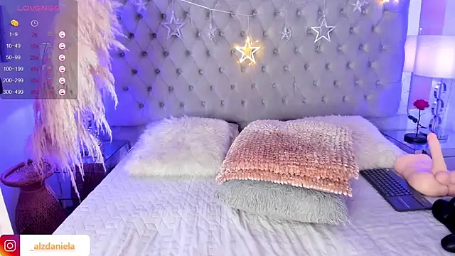 Kaitlyn Brwon online show from 01.11.25