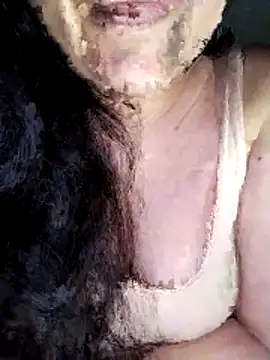 Snapshot of Annerae chatting on 02.01.26 Annerae online show from 02.01.26