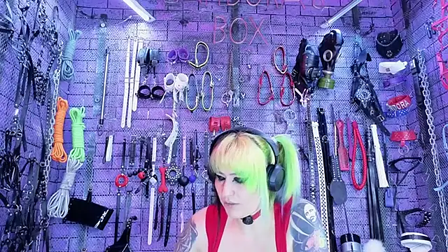 Snapshot of PANDORANEZZ chatting on 06.28.26 PANDORANEZZ online show from 06.28.26