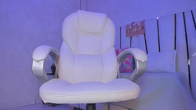 Meghan stonne  online show from 12.12.24