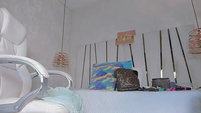 Meghan stonne  online show from 12.18.24