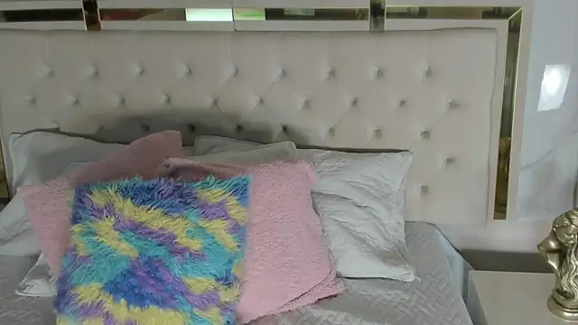 Meghan stonne  online show from 11.23.25