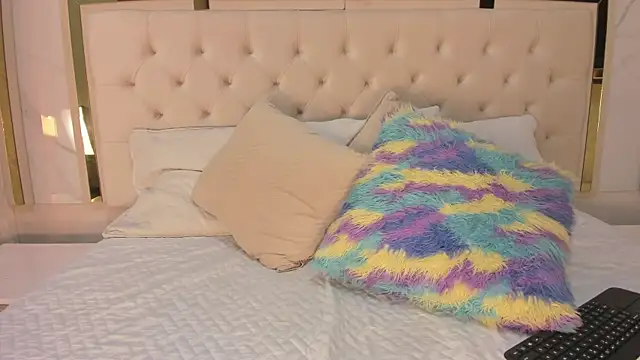 Meghan stonne  online show from 11.30.25