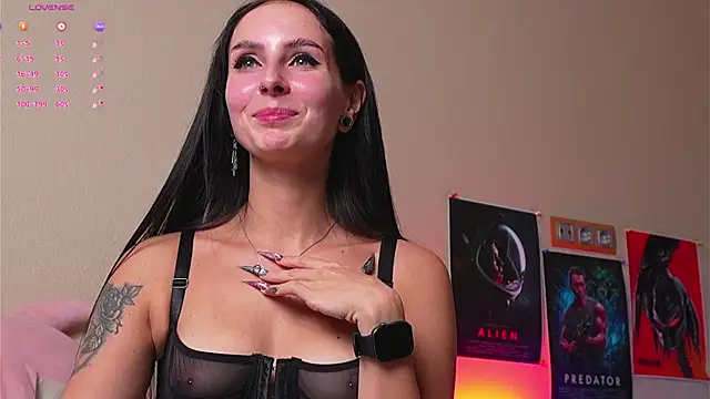 YaraAveiri online show from 11.29.25