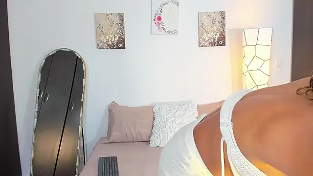 SarahCinnamon- online show from 03.02.26