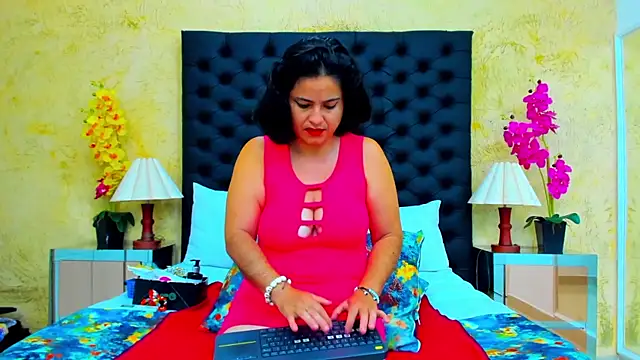 SaraBernarrd online show from 01.09.25