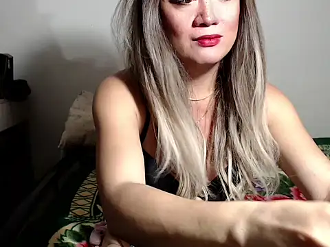 Snapshot of cum2mama chatting on 04.03.26 cum2mama online show from 04.03.26