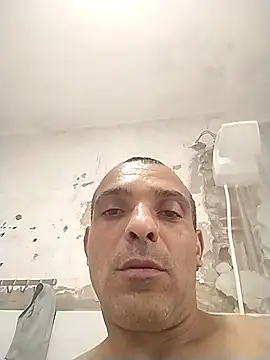 Snapshot of Henrifalcao chatting on 11.04.25 Henrifalcao online show from 11.04.25