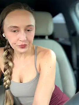 lunagirl13 online show from 09.30.25