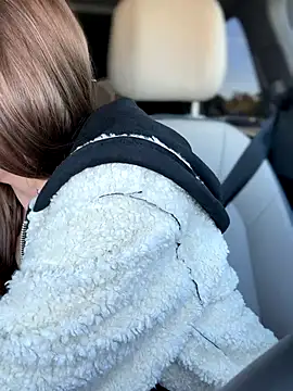 lunagirl13 online show from 10.28.25