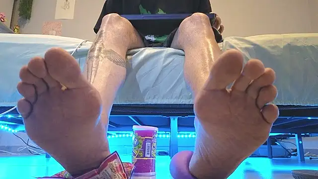 Snapshot of MattxFeet chatting on 02.18.26 MattxFeet online show from 02.18.26