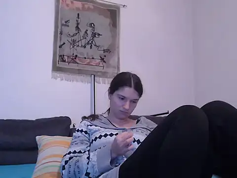 Snapshot of Geile-Luna chatting on 12.18.25 Geile-Luna online show from 12.18.25