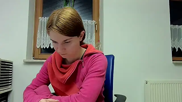 Snapshot of Geile-Luna chatting on 02.14.26 Geile-Luna online show from 02.14.26