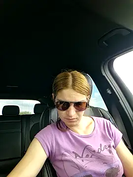 Snapshot of Geile-Luna chatting on 04.17.26 Geile-Luna online show from 04.17.26
