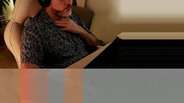 Sanders White online show from 12.22.24