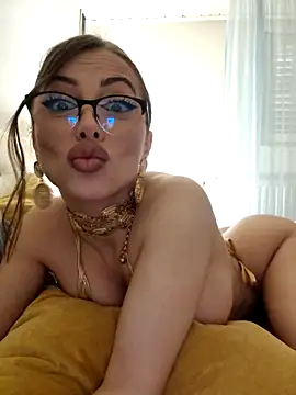 Snapshot of TamaraSavage chatting on 03.11.25 TamaraSavage online show from 03.11.25