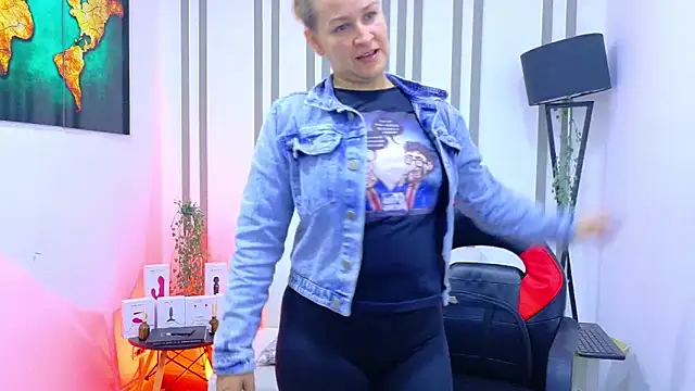 Britney taylor  online show from 12.15.25