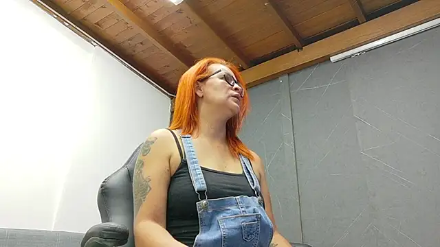 Britney taylor  online show from 01.06.26