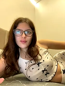 little belucci online show from 12.02.24