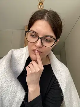 little belucci online show from 02.09.25