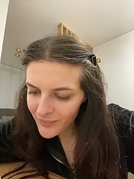 little belucci online show from 02.10.25