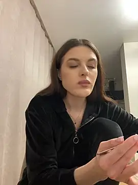 little belucci online show from 03.10.25