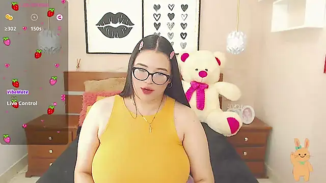 Snapshot of miss_linda_ chatting on 01.21.25 miss linda  online show from 01.21.25