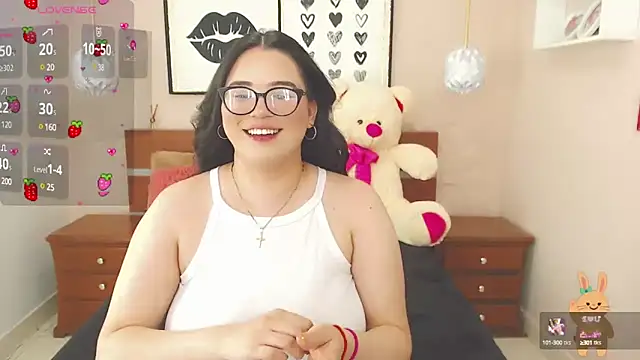 Snapshot of miss_linda_ chatting on 02.07.25 miss linda  online show from 02.07.25