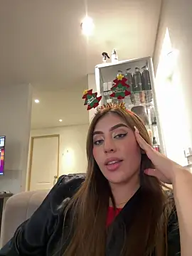 MaddyyLennon online show from 12.16.24